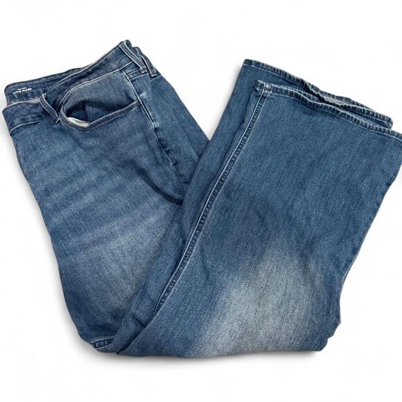 Old Navy Women's Blue Wash Denim Flare Jeans Sz 20 - EUC - Picture 1 of 4